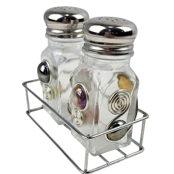 Beaded Salt and Pepper, Salt and Pepper Shakers, Wire Art Shaker, Kitchen Gadget - Picture 2 of 10